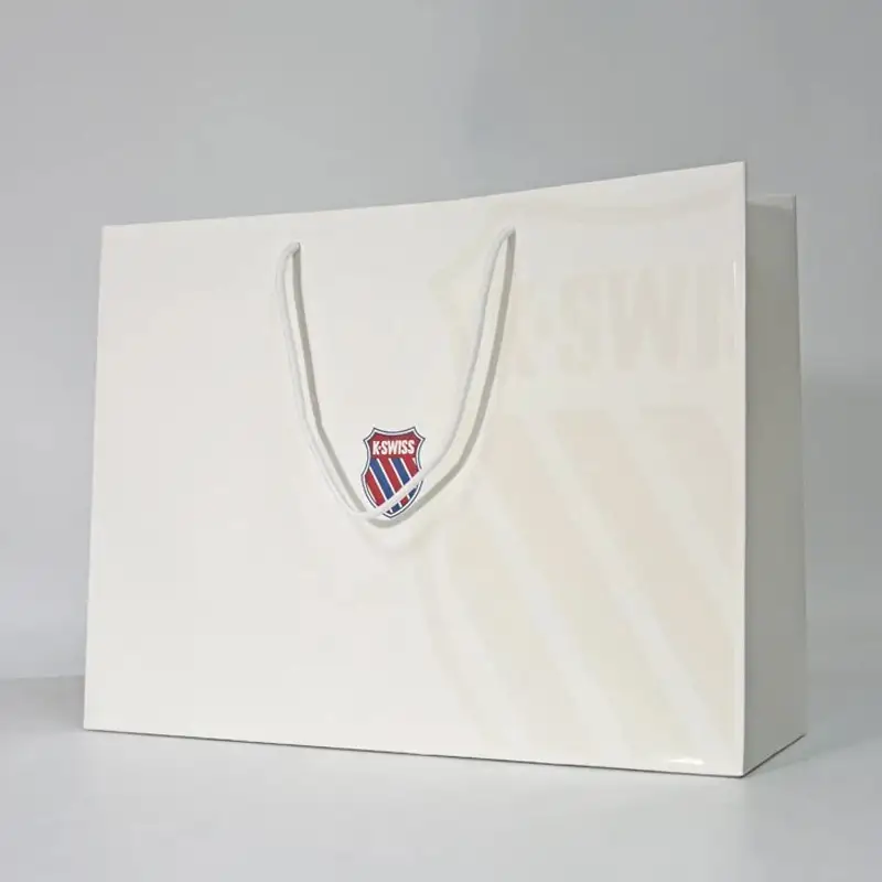 Белые бумажные пакеты класса люкс