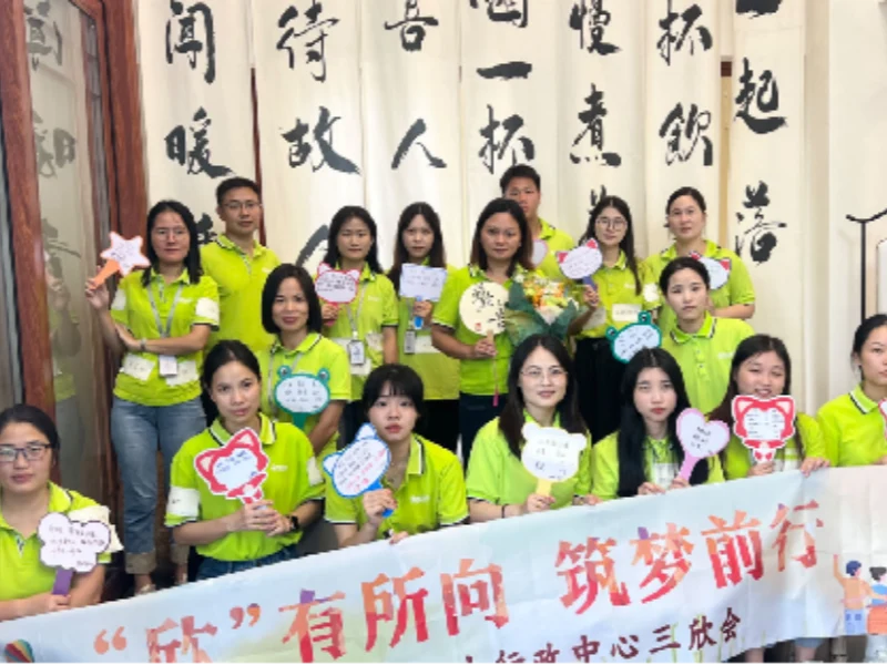 equipo de embalaje de papel (2) paper packaging team